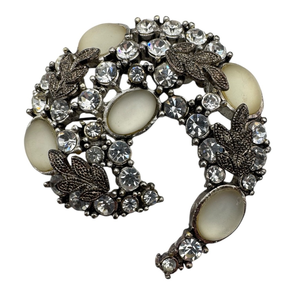 Vintage Rhinestone Crescent Brooch 2” Silver Tone Leaf‎ Design